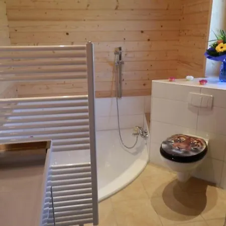 Schnepfenhues מלון